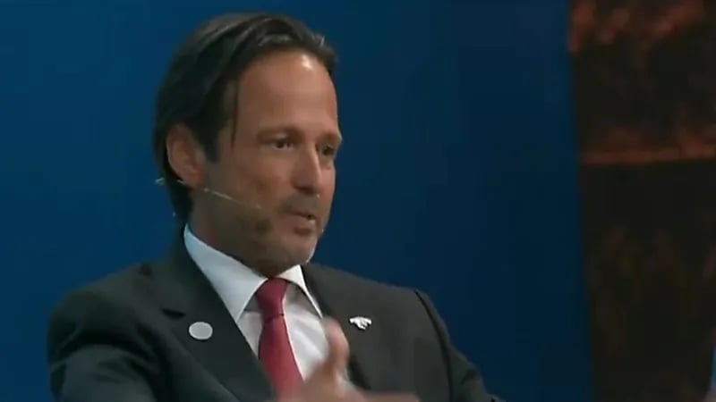 جون باجانو: الأعشاب البحرية تدعم 52% من المخلوقات البحرية (فيديو)