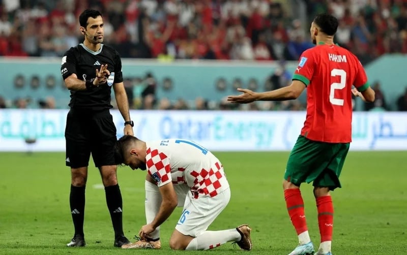 أشرف حكيمي لـ إنفانتينو: " أقدم اعتذاري عما بدر مني نحوه"