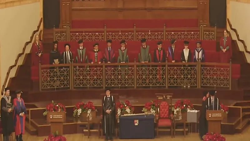 جامعة برمنغهام تمنح شهادة الدكتوراه لأهل مبتعث متوفى