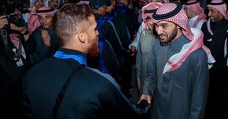 بالفيديو .. بعثة وصيف العالم تصل الرياض