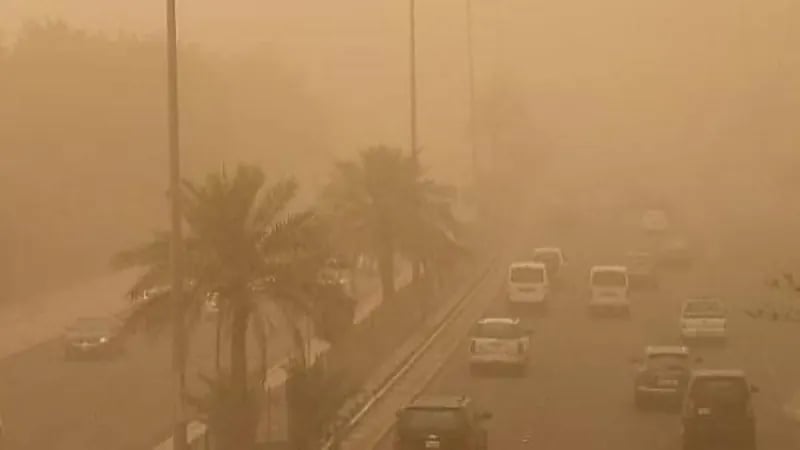 رياح نشطة وأتربة مثارة على المدينة المنورة