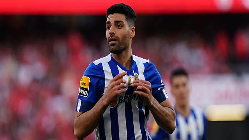 نادي فرنسي وآخر إسباني ينافسان الهلال لضم مهاجم بورتو