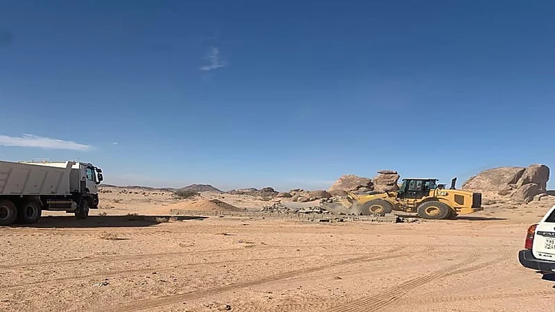 إزالة تعديات على أراض بمساحة 900 ألف متر مربع بالقصيم