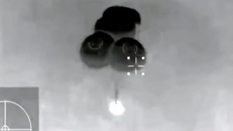 لحظة وصول ريانة برناوي وعلي القرني إلى الأرض..فيديو