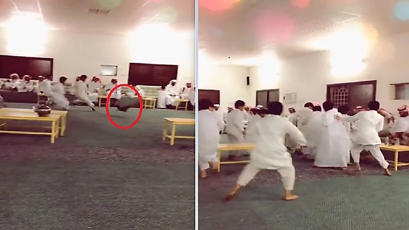 ديك يقتحم مجلس والأطفال يطاردونه .. فيديو