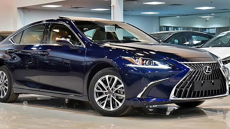 أسباب جعلت سيارات لكزس تتواجد بقوة في أسواق المملكة