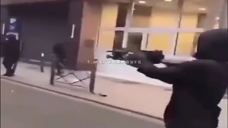 نهب مصنع للأسلحة في فرنسا من قِبل المحتجين.. فيديو