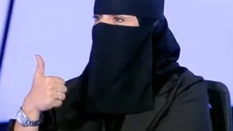 مستشارة أسرية: المشاهير يلعبون لعبة نفسية على المشاهد .. فيديو