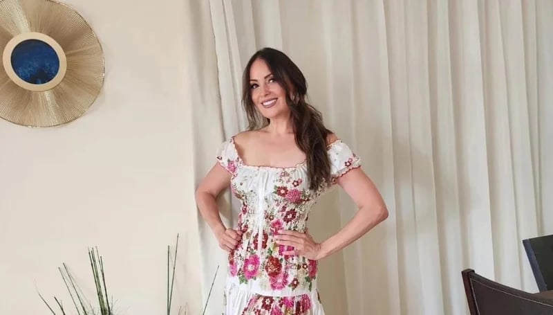 نرمين الفقي تستعرض أنوثتها بفستان مثير.. صور