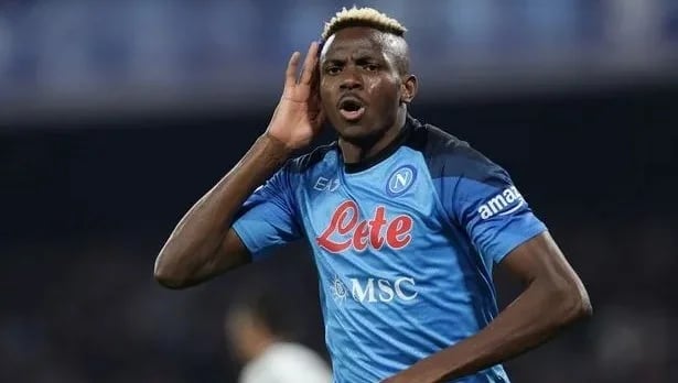 نابولي يُعلن عن إصابة مهاجمه أوسيمين