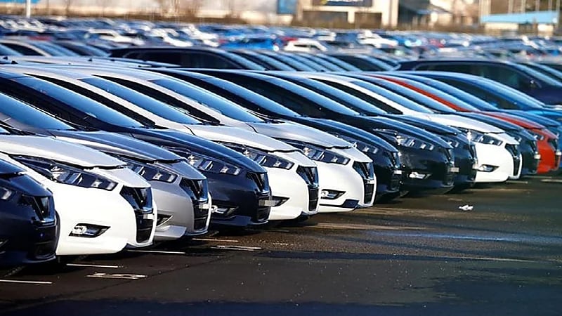 "الجمارك" تقيم مزاد علني لبيع سيارات