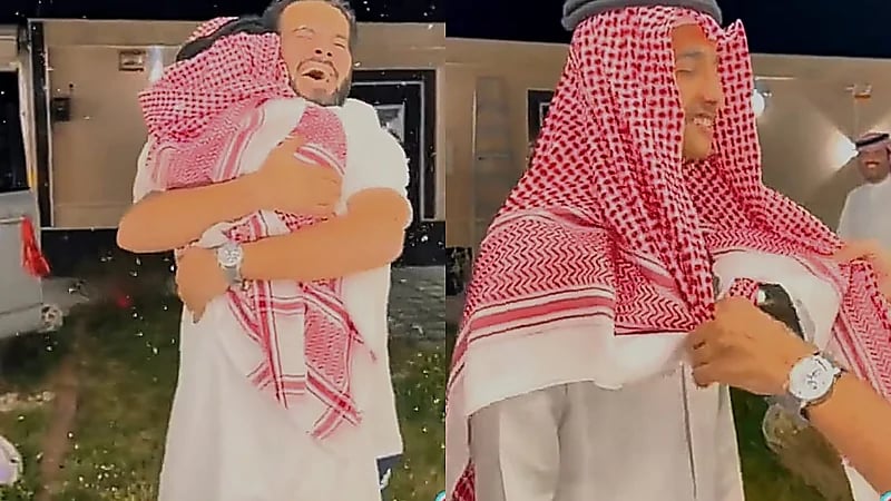 مواطن يفاجئ ابنه بسيارة فاخرة  ..  فيديو