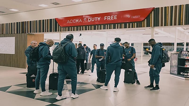 مصير مجهول لبعثة الأهلي المصري بعد حادث اصطدام طائرتهم في غانا