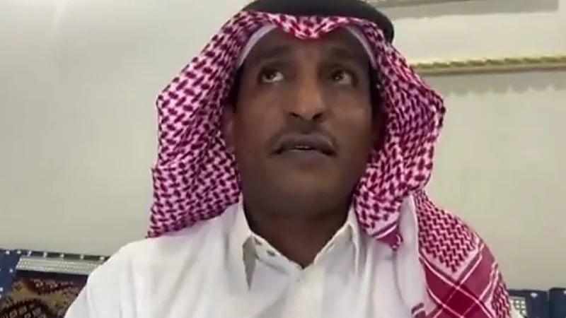 مُعلم تبوك : الإسعافات الأولية اللى تعلمتها سبب نجاحي في إنقاذ طالب من الاختناق .. فيديو