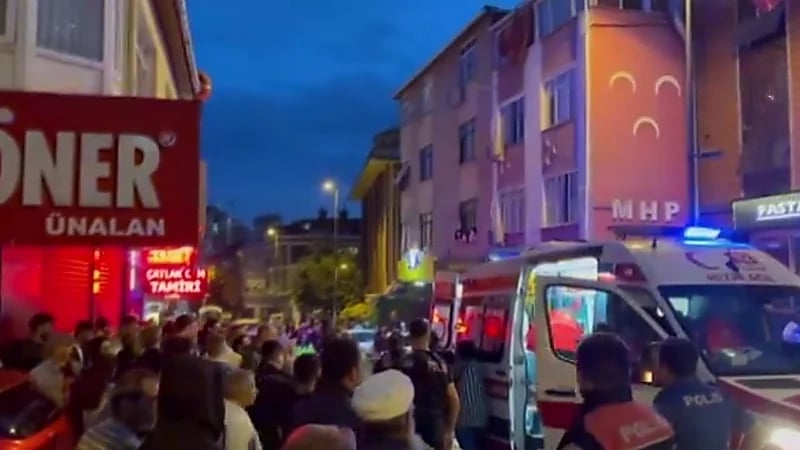 سقوط قتلى وجرحى إثر مشاجرة بين مجموعتين في مقهى بتركيا .. فيديو