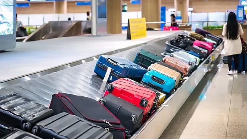 إصابة عاملة بإعاقة بعدما ابتلعها حزام  الحقائب بمطار هيثرو