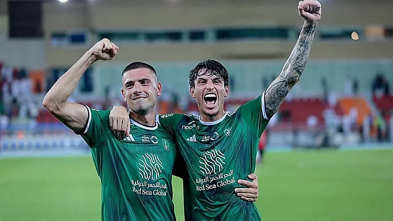 الأهلي يستقر على رحيل مدافعه الأجنبي