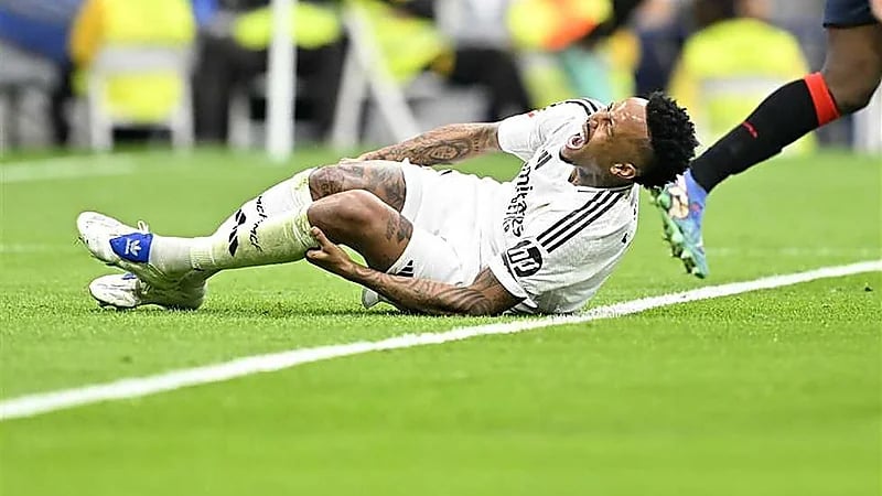 ريال مدريد يُعلن إصابة مدافعه بقطع في الرباط الصليبي