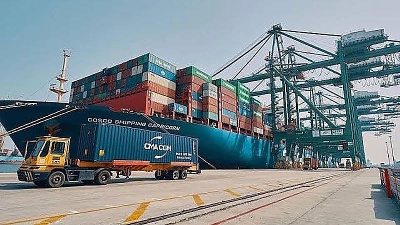 إضافة خدمة شحن جديدة بميناء الملك عبدالعزيز