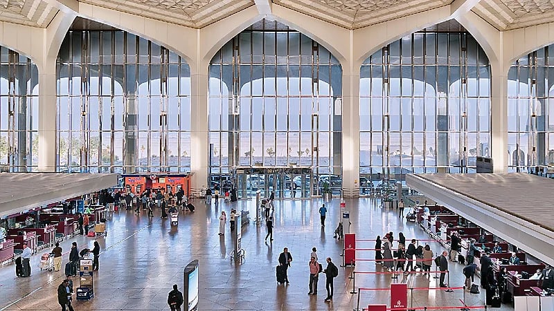 استئناف الرحلات الجوية بين الدمام ومشهد بعد 9 سنوات من توقفها
