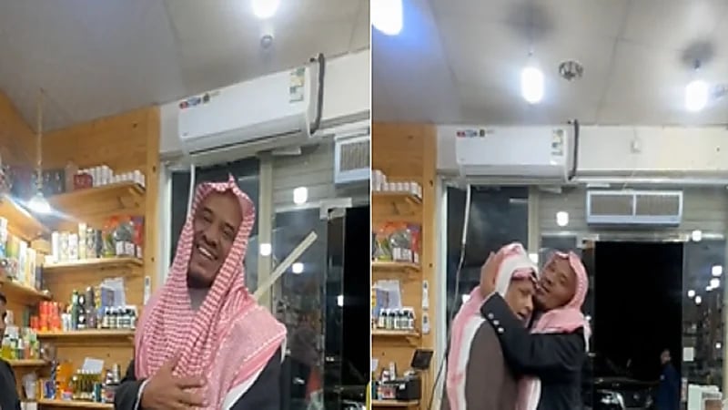 موقف طريف للشيخ الجبيلان في محل عطارة.. فيديو