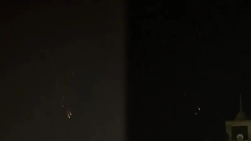 رصد أجسام غريبة في سماء جازان .. فيديو