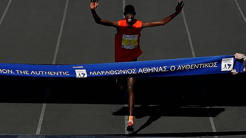 إيقاف عداء كيني مؤقتاً بسبب المنشطات