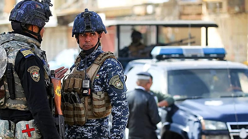 شرطي يضرم النار في نفسه خلال بث مباشر ..فيديو