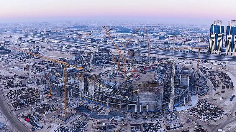 لقطات جوية تكشف تقدم الأعمال الإنشائية في استاد أرامكو .. صور