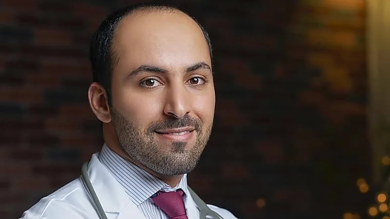 استشاري: متابعة الأسهم باستمرار قد تؤدي إلى أعراض جسدية ونفسية