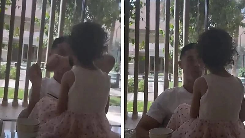 مشهد عفوي لرونالدو مع ابنته بيلا .. فيديو