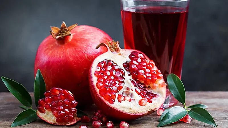 الرمان قد يصبح درعاً واقياً للقلب مع التقدم في العمر