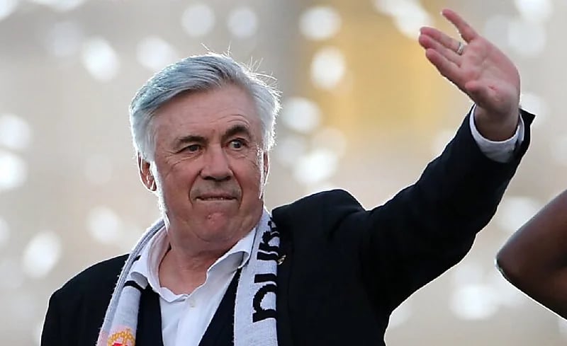 أنشيلوتي يبلغ لاعبي ريال مدريد بالرحيل