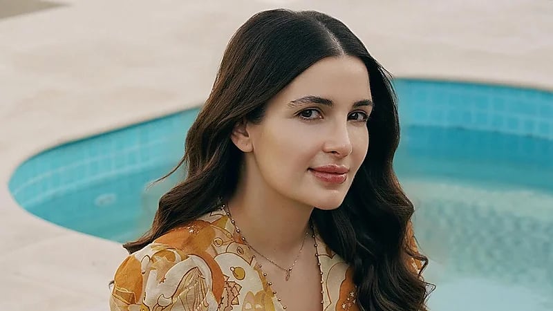 شام الذهبي: حماتي أثرت في أسلوبي وأنا ووالدتي نتبادل الملابس