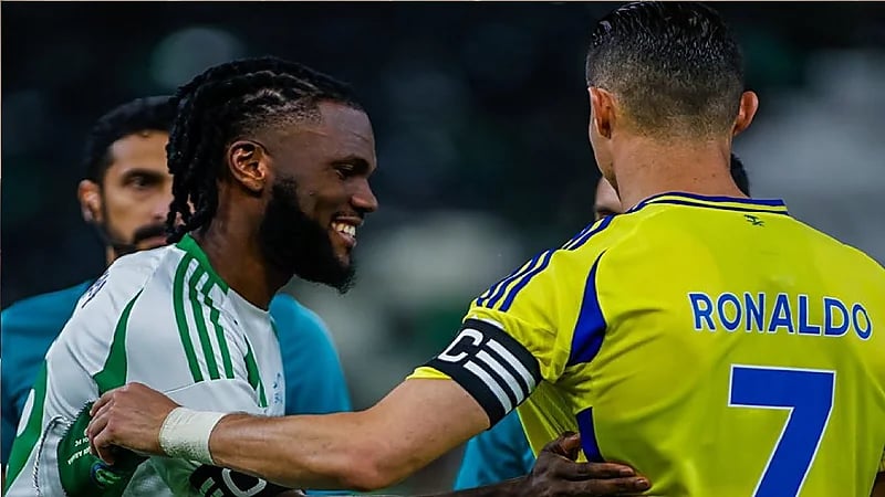 كيسيه : عندما تلعب أمام رونالدو ستشعر بمشاعر قوية .. فيديو