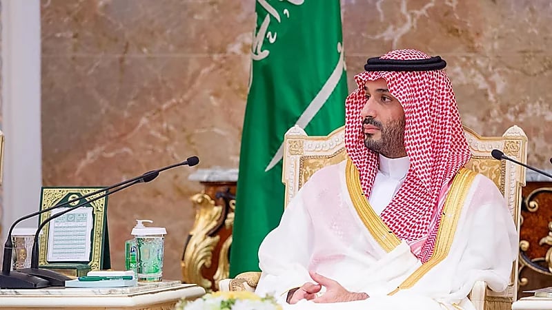 ولي العهد يستقبل المهنئين بعيد الأضحى في قصر منى