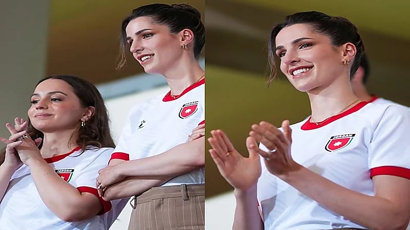 الأميرة رجوة والأميرتان إيمان وسلمى يشجعن الأردن من المدرجات أمام عُمان.. فيديو