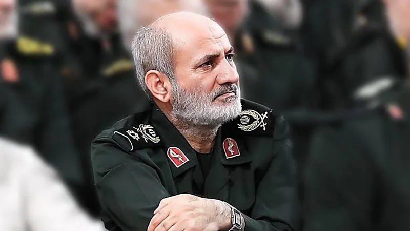 اغتيال رئيس الحرس الثوري الإيراني ونقل خامنئي إلى مخبأ تحت الأرض