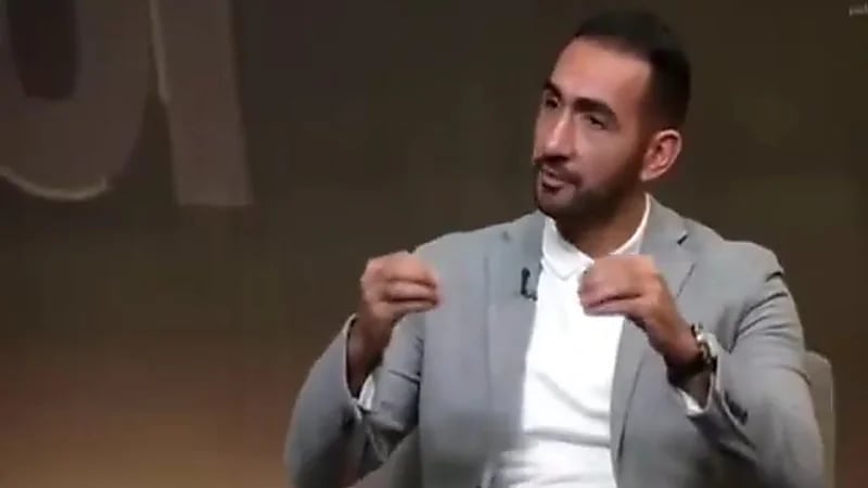 محمود شاكر يهاجم لاعبي الأهلي المصري: أنتم مش الهلال حتى تهاجموا أمام بالميراس!