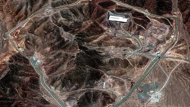 أقمار صناعية تكشف حركة غير معتادة في فوردو النووية بإيران