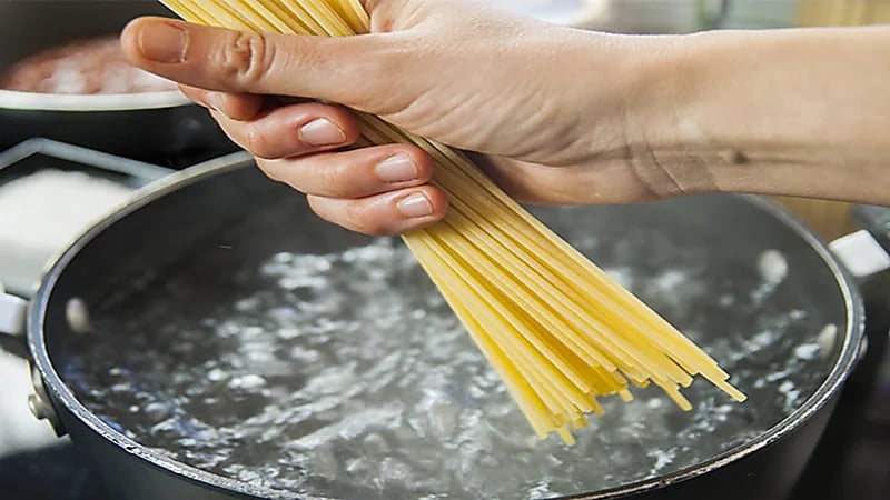 طريقة شائعة في طهي المعكرونة قد ترفع سكر الدم