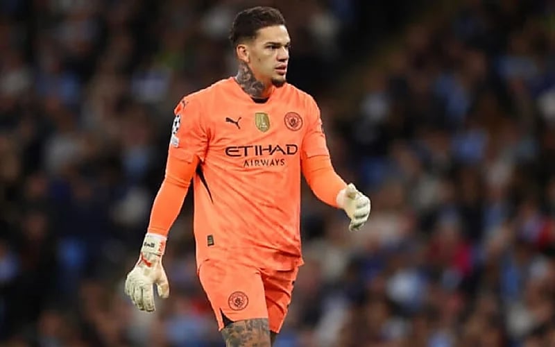 مانشستر سيتي يجهز بديل إيدرسون تحسبًا لانتقاله إلى جلطة سراي