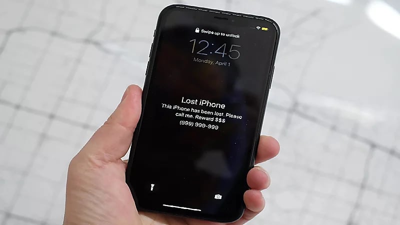 تقني يشرح طريقة فتح آيفون مغلق بدون فقدان بيانات .. فيديو