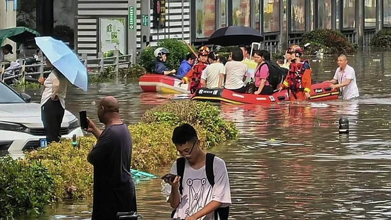 فيضانات الصين تتسبب بوفاة 10 أشخاص وفقدان 33 آخرين