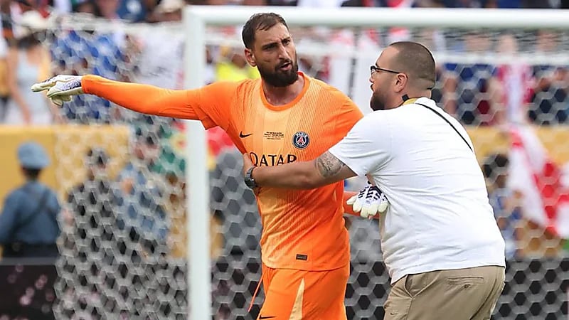 دوناروما يقترب من الرحيل عن باريس سان جيرمان