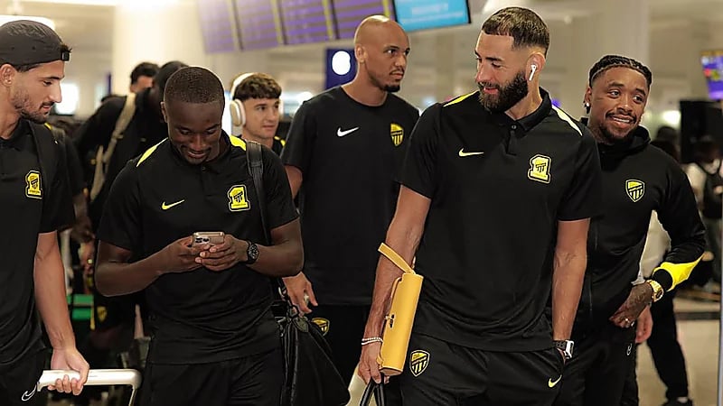 الاتحاد يصل هونغ كونغ استعداداً لكأس السوبر .. صور