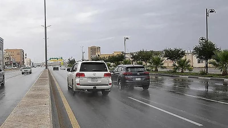 العقيل: أمطار غزيرة على جازان وعسير ومكة حتى الأسبوع المقبل .. فيديو