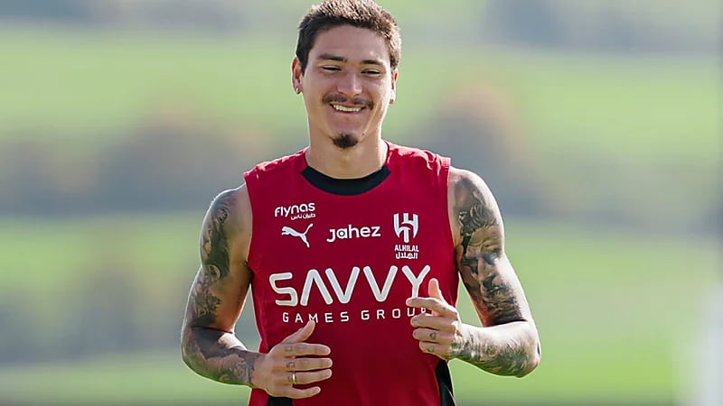 نونيز يلتحق بتدريبات الهلال استعدادًا لانطلاقة الموسم