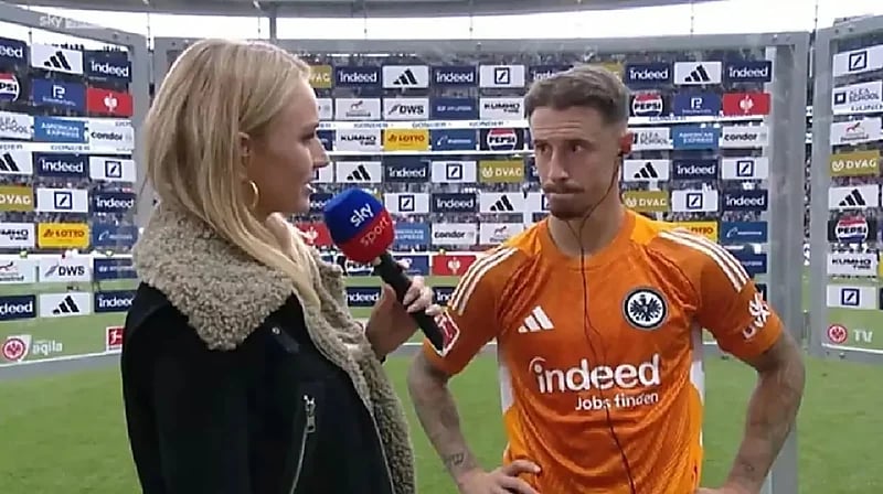 مراسلة سكاي سبورتس تعتذر لقائد بريمن بعد خطأ محرج