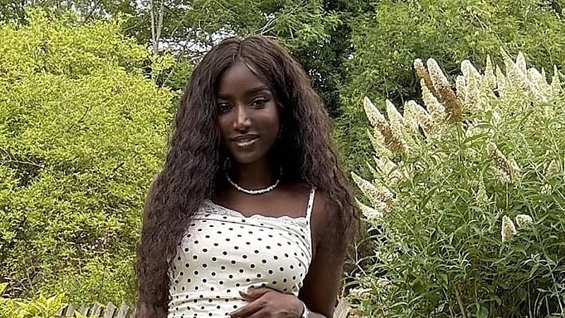 عبير سندر تعلن جنس مولودها الثالث بجلسة تصوير عائلية .. فيديو